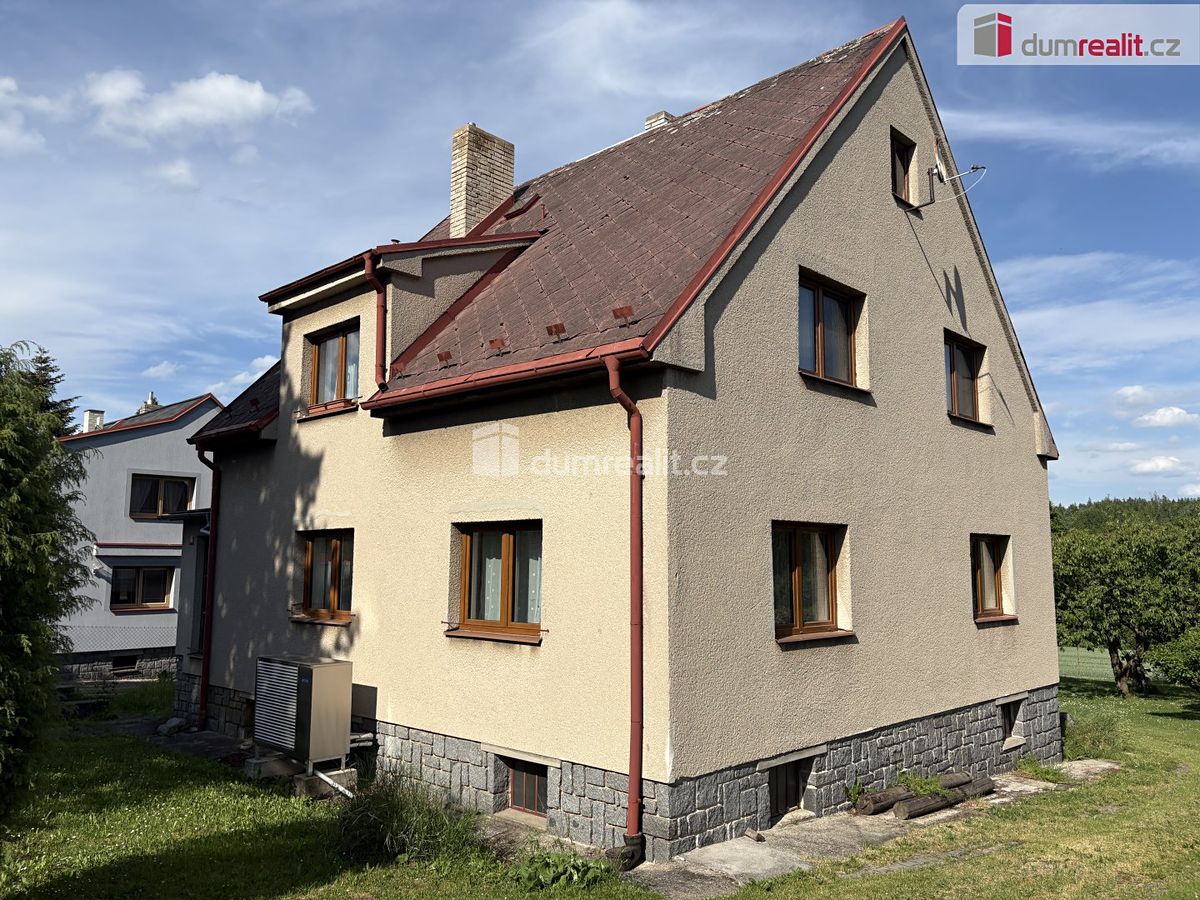 Prodej rodinného domu 156 m², pozemek 1124 m²